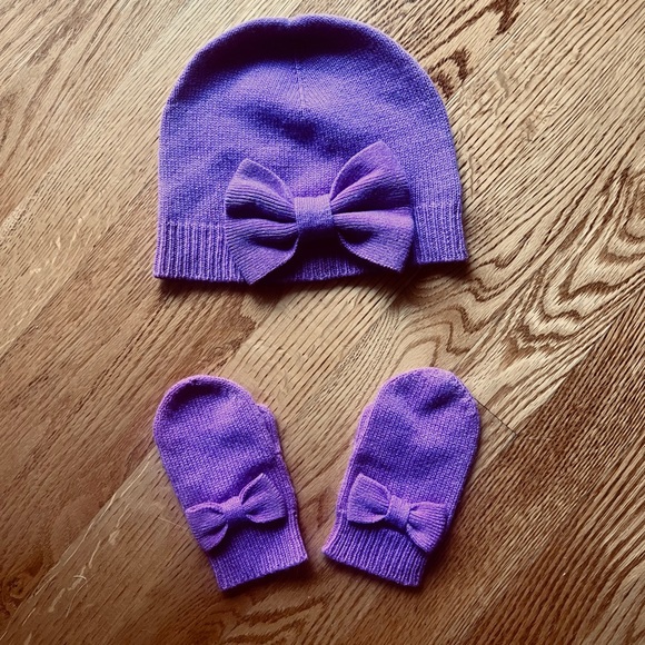 Designer Girls Cashmere Hat and Mittens. Size 2-4